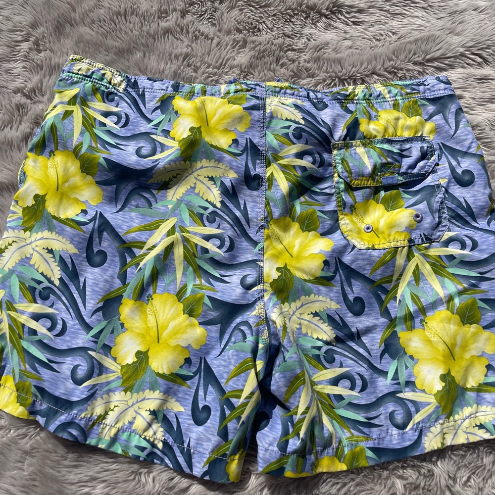 Tommy Bahama Blue and Yellow Floral Swim Shorts men’s LARGE - Picture 4 of 4